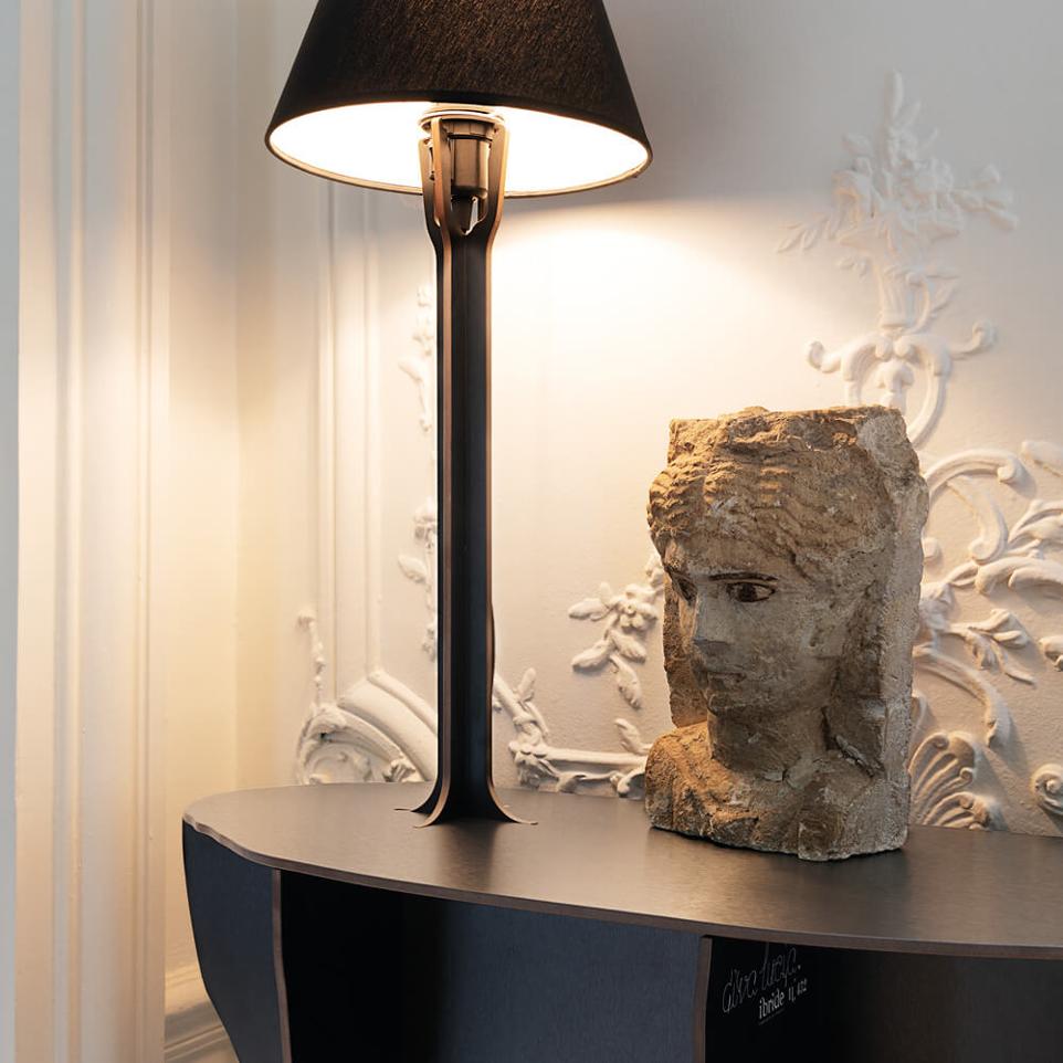 Console murale design et original avec une lampe en forme animal marque Ibride Design